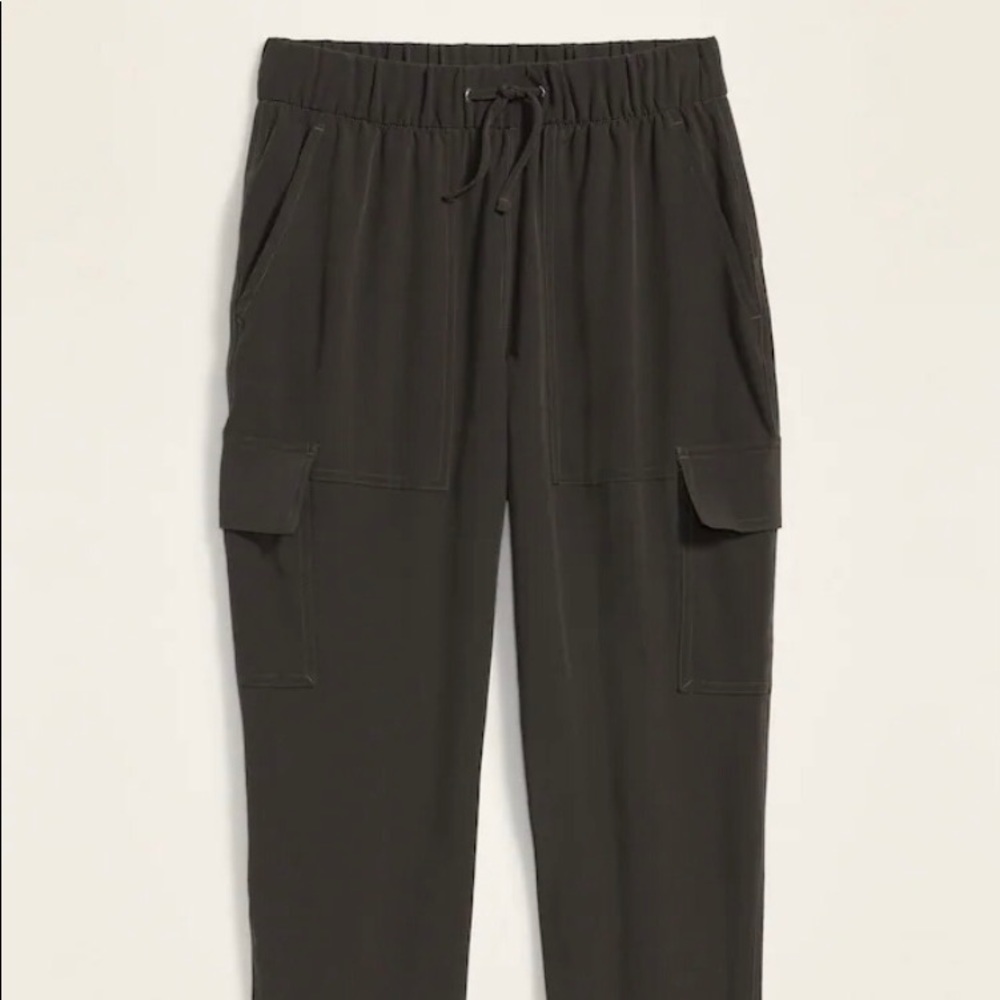 High-Waisted StretchTech Cargo Ankle Pants